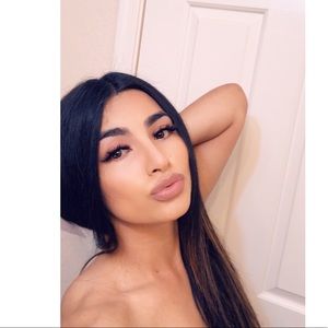 Meet your Posher, Evette